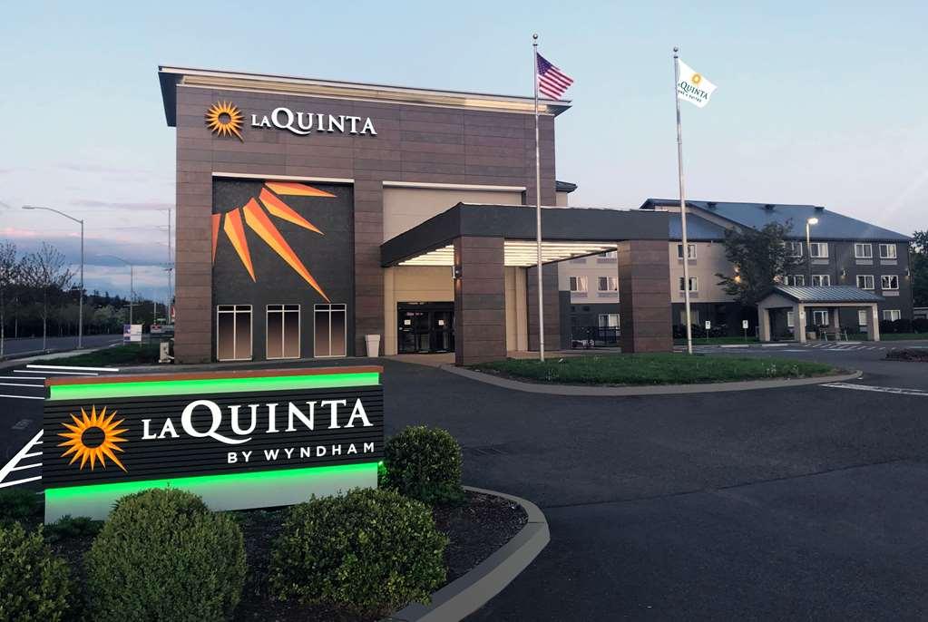 La Quinta Inn & Suites By Wyndham Springfield Eksteriør billede