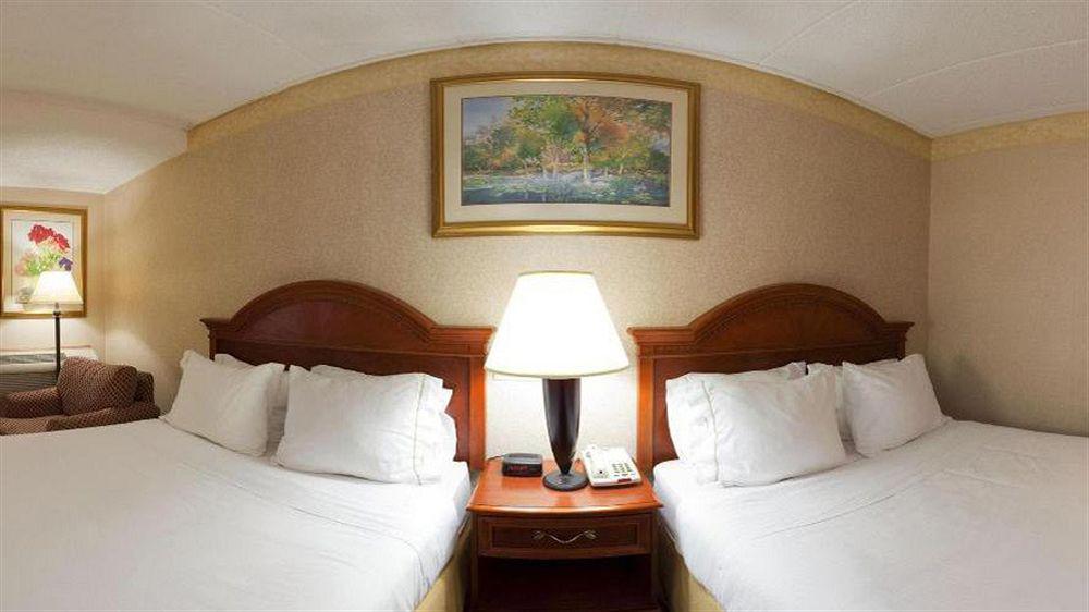 La Quinta Inn & Suites By Wyndham Springfield Eksteriør billede
