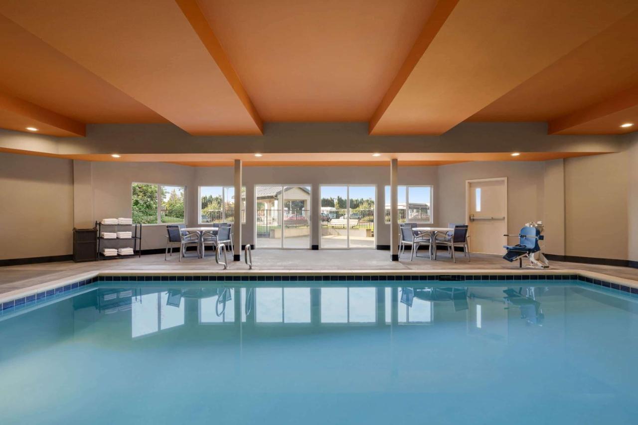 La Quinta Inn & Suites By Wyndham Springfield Eksteriør billede