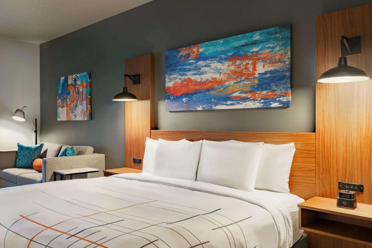 La Quinta Inn & Suites By Wyndham Springfield Eksteriør billede