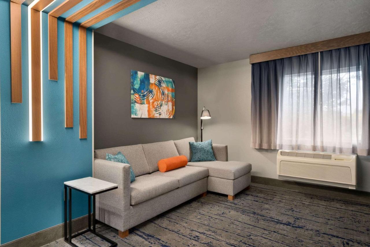 La Quinta Inn & Suites By Wyndham Springfield Eksteriør billede