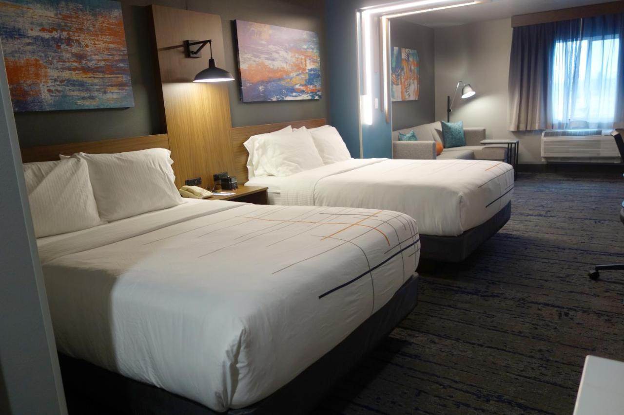 La Quinta Inn & Suites By Wyndham Springfield Eksteriør billede
